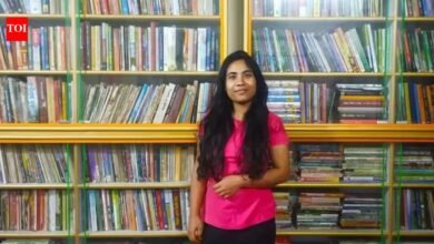 2020-ൽ അനിന്ദിത ഗൊഗോയ് അസമിലെ തേയിലത്തോട്ടത്തിലെ കുട്ടികൾക്കായി വെറും 100 പുസ്തകങ്ങളുള്ള ഒരു ലൈബ്രറി തുറന്നു; ആറ് വർഷത്തിന് ശേഷം, അവളുടെ കുടുംബം 40 ലക്ഷം രൂപ മുടക്കി 10,000 പുസ്തകങ്ങളുടെ ശേഖരം നിർമ്മിച്ചു.