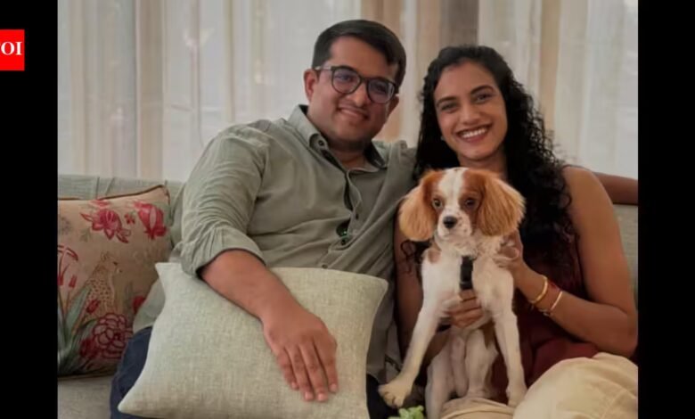 പിവി സിന്ധു ഹോം ഡിസൈൻ: പിവി സിന്ധുവിൻ്റെ ബെംഗളൂരുവിലെ വീട് ആധുനിക-പരമ്പരാഗത രൂപകൽപ്പനയിൽ ഒരു മാസ്റ്റർക്ലാസ്സാണ്: ഒരു മഹാഭാരത ചെസ്സ്ബോർഡ് മുതൽ അവളുടെ നേട്ടങ്ങളുടെ ഗാലറി മതിൽ വരെ, മോഷ്ടിക്കാനുള്ള അലങ്കാര പ്രചോദനങ്ങൾ